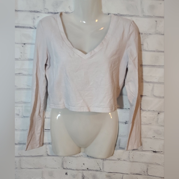 SHEIN Tops - Basic White Long Sleeve V-neck Shirt Med